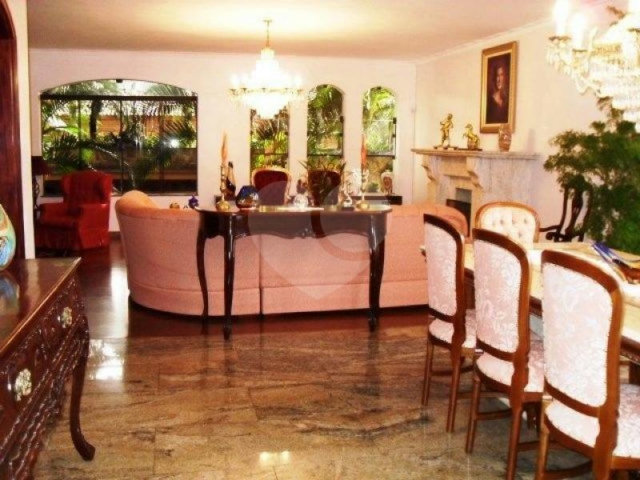 Sobrado à venda com 4 suítes em Jardim Floresta, São Paulo, SP
