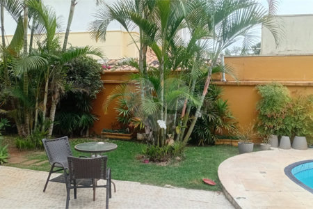 Casa à venda com 4 quartos, sendo 2 suítes, no condomínio Canamari, São Paulo - SP