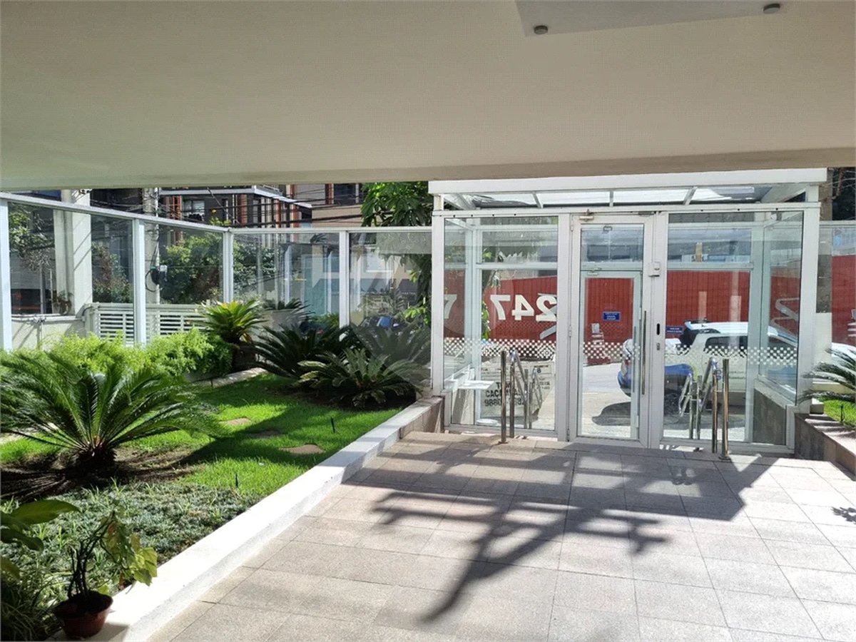 Apartamento 100M2 com 3 dormitórios sendo 1 suíte no melhor do Jardins