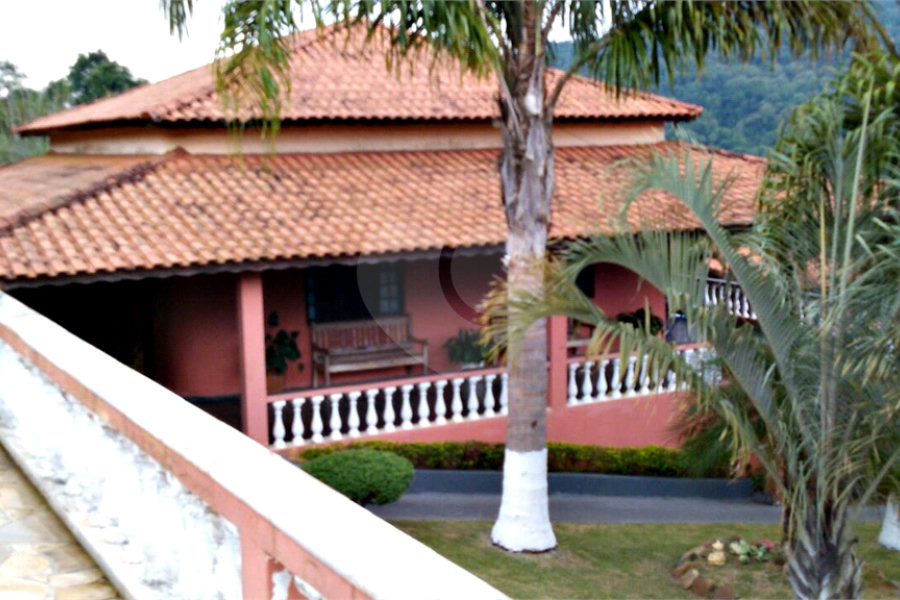 Sítio à venda com 6 quartos em Pavão (canguera), São Roque, SP