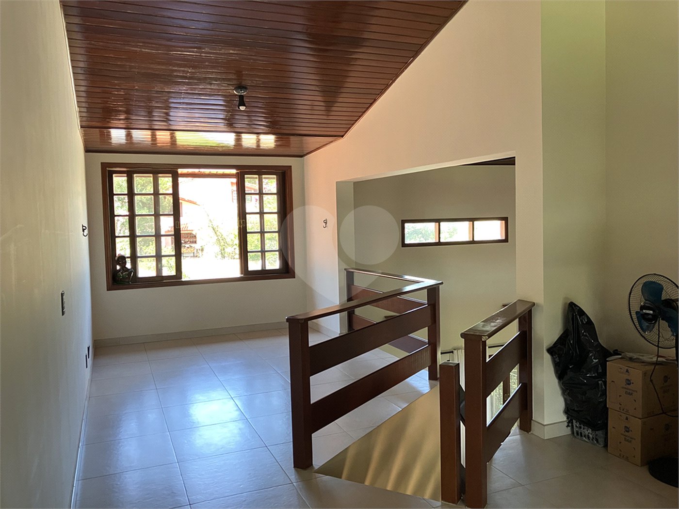 Casa à venda com 4 quartos, sendo 2 suítes, no condomínio Vivendas do Lago, Sorocaba - SP
