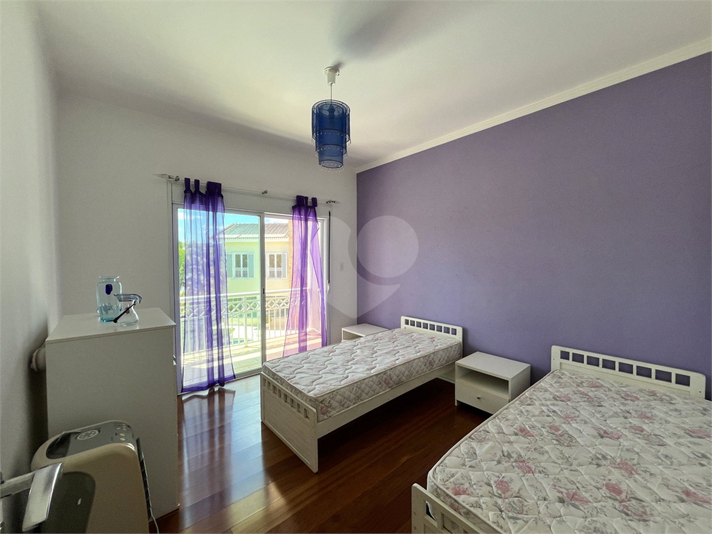 Casa à venda com 5 quartos, sendo 3 suítes,  no condomínio Village Saint Charbel, Araçoiaba da Serra - SP