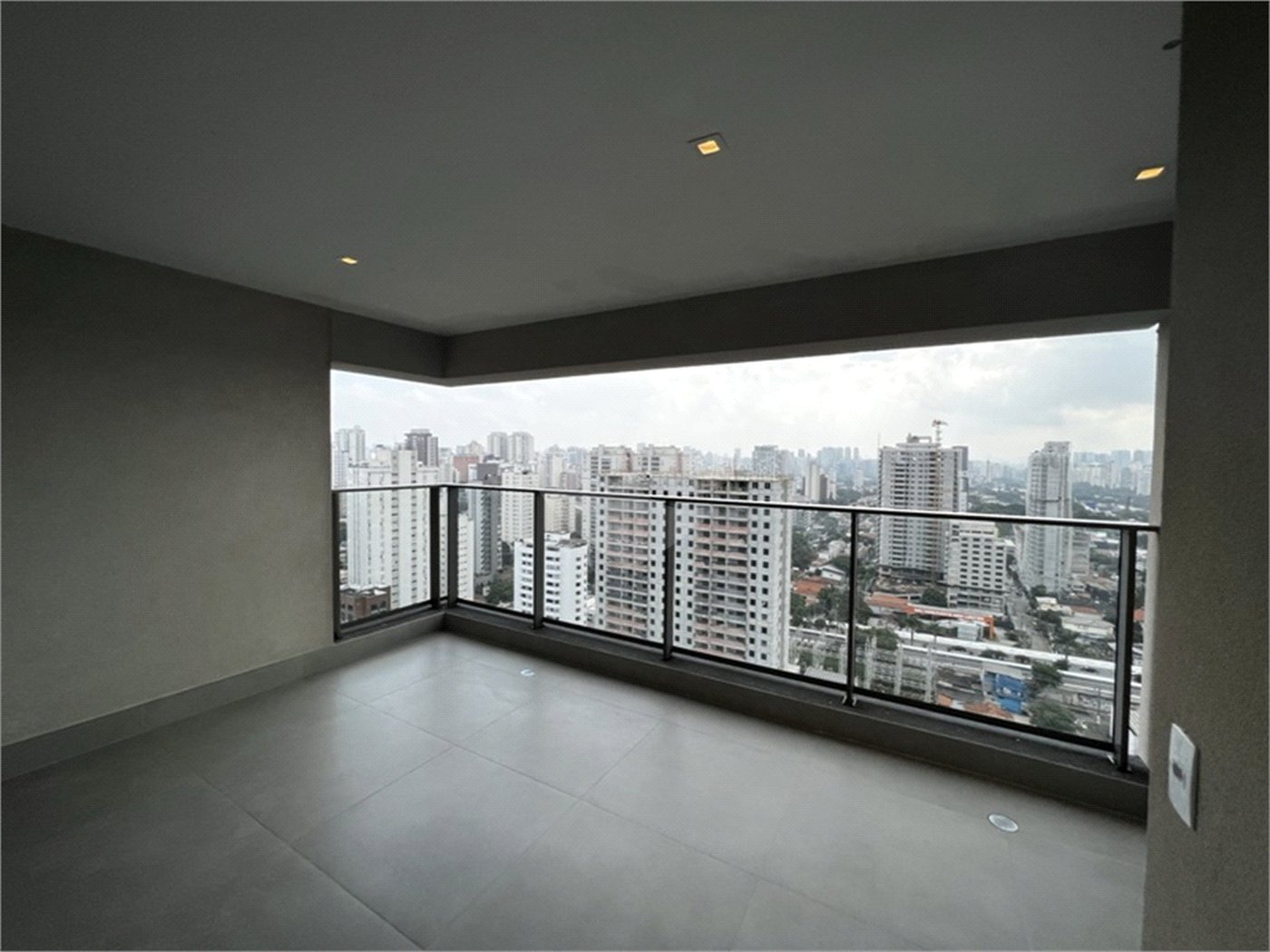 Apartamento à venda com 2 suítes em Campo Belo, São Paulo, SP