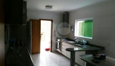 Casa à venda com 3 suítes em Vila Sônia, São Paulo, SP
