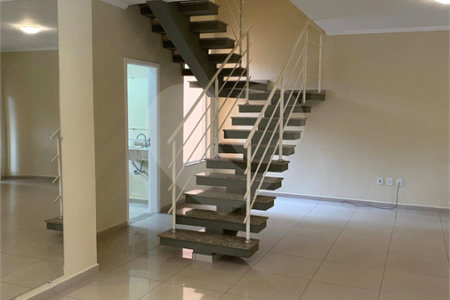 Casa para alugar com 3 quartos, sendo 1 suíte, no condomínio Reserva da Mata, Vinhedo - SP