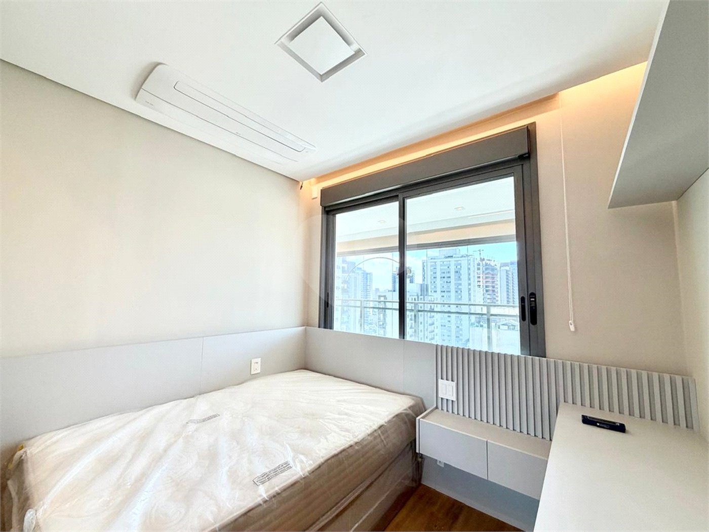 Apartamento à venda com 3 suítes em Campo Belo, São Paulo, SP
