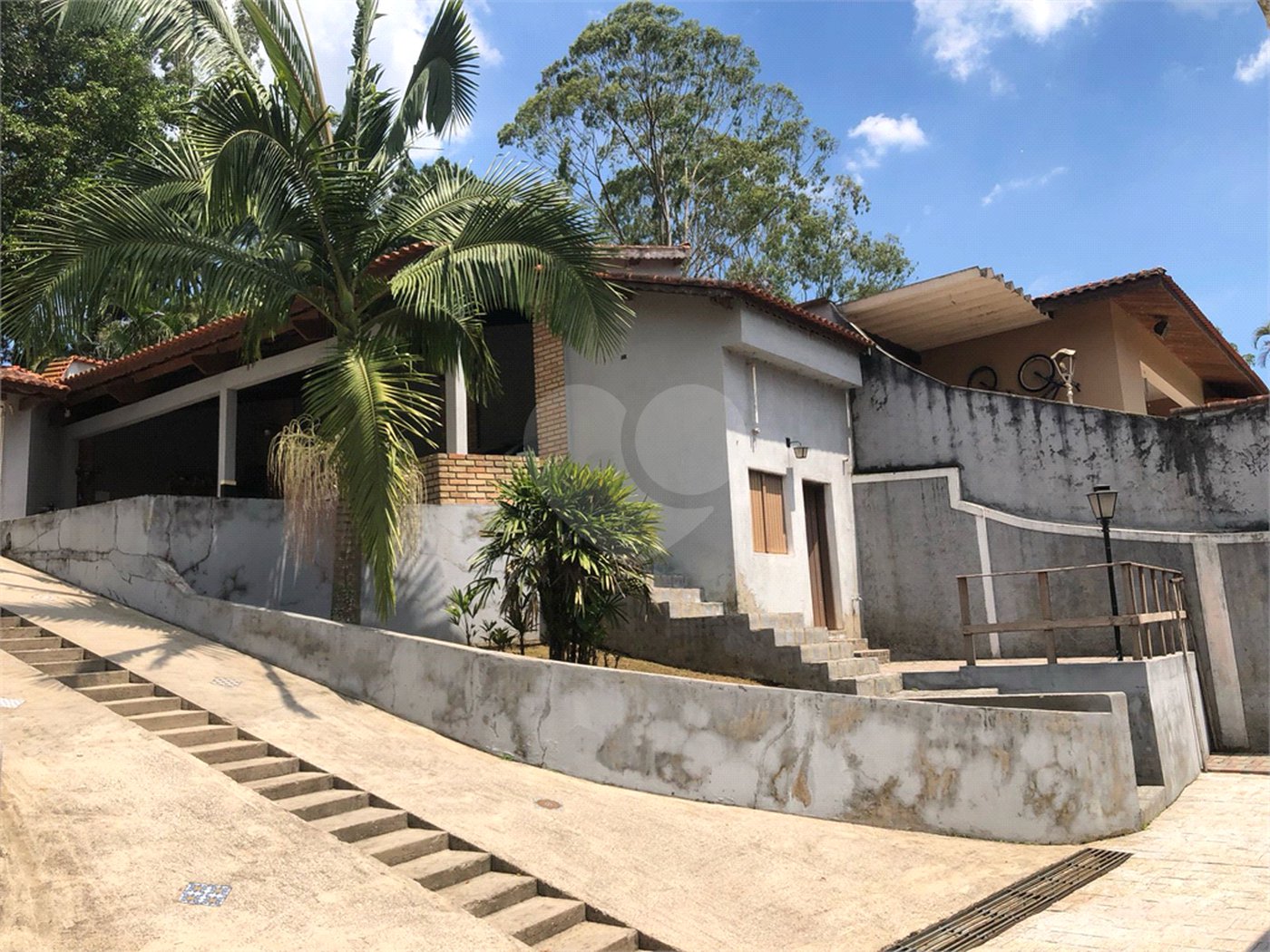 Casa à venda com 3 suítes em Dos Finco, São Bernardo do Campo, SP