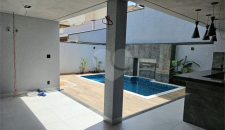 Casa à venda com 4 quartos, sendo 2 suítes,  no condomínio Golden Park, Hortolândia - SP