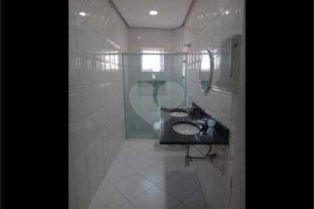 Casa à venda com 3 quartos, sendo 2 suítes,  em Mirandópolis, São Paulo, SP