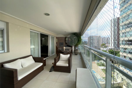 Apartamento à venda com 3 suítes em Barra Funda, São Paulo, SP