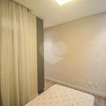 Espaço, conforto e uma localização privilegiada fazem deste apartamento mobiliado no Baeta Neves, em São Bernardo do Campo, uma excelente opção para seu novo lar. Com 118 m², três dormitórios e quatro banheiros, o imóvel oferece ambientes amplos para acomodar a família e receber amigos com comodidad