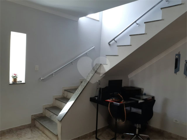 Sobrado à venda com 3 quartos, sendo 1 suíte,  em Vila Romero, São Paulo, SP