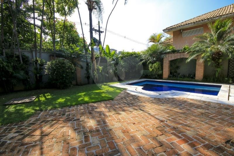 Casa à venda com 3 quartos, sendo 2 suítes,  em Vila Tramontano, São Paulo, SP