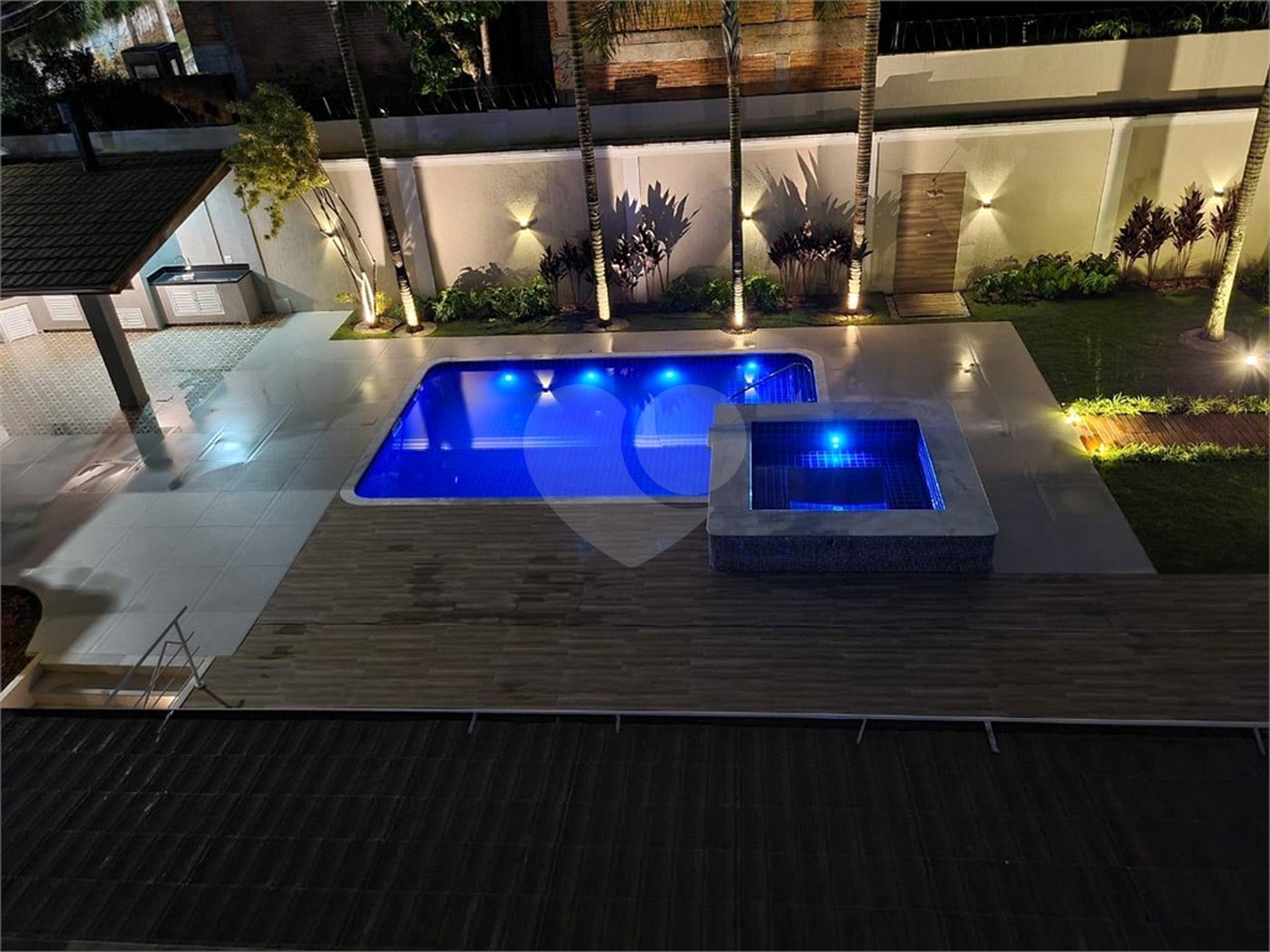 Casa à venda com 5 suítes em Paraisópolis, São Paulo, SP