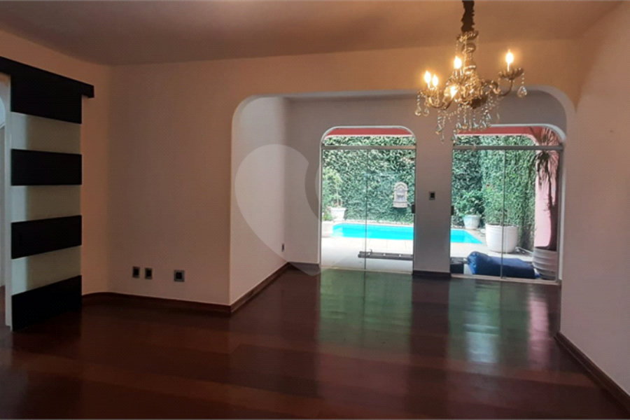 Sobrado à venda ou para alugar com 4 quartos, sendo 3 suítes,  em Jardim Franca, São Paulo, SP