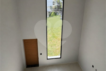 Casa à venda com 4 quartos, sendo 3 suítes, no condomínio Recanto dos Paturis, Vinhedo - SP