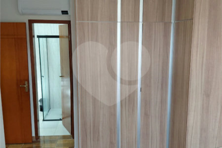 Casa à venda com 2 suítes no condomínio Residencial Guilhen, São Paulo - SP