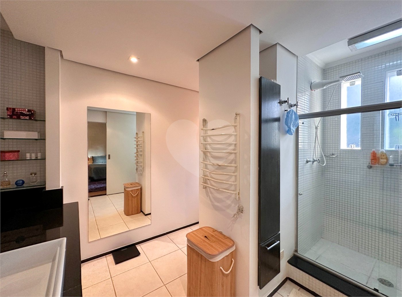 Casa à venda com 3 quartos, sendo 1 suíte,  no condomínio Barão do Triunfo, São Paulo - SP