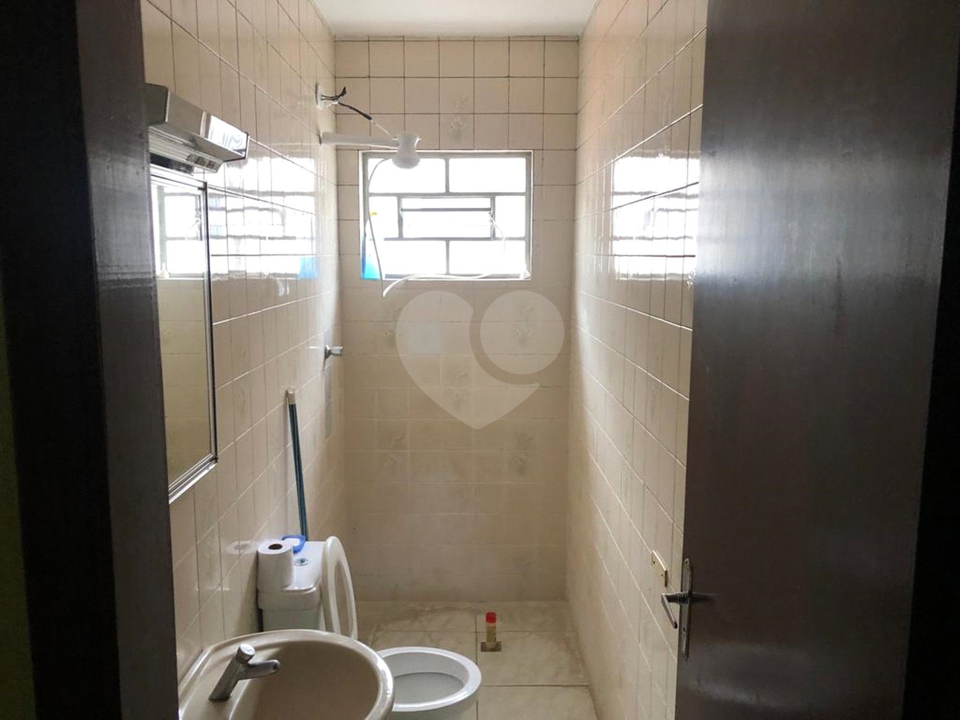 Sobrado à venda com 4 quartos, sendo 1 suíte, em Serra da Cantareira, Mairiporã, SP