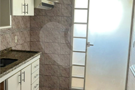 Apartamento à venda com 3 quartos em Cidade Líder, São Paulo, SP