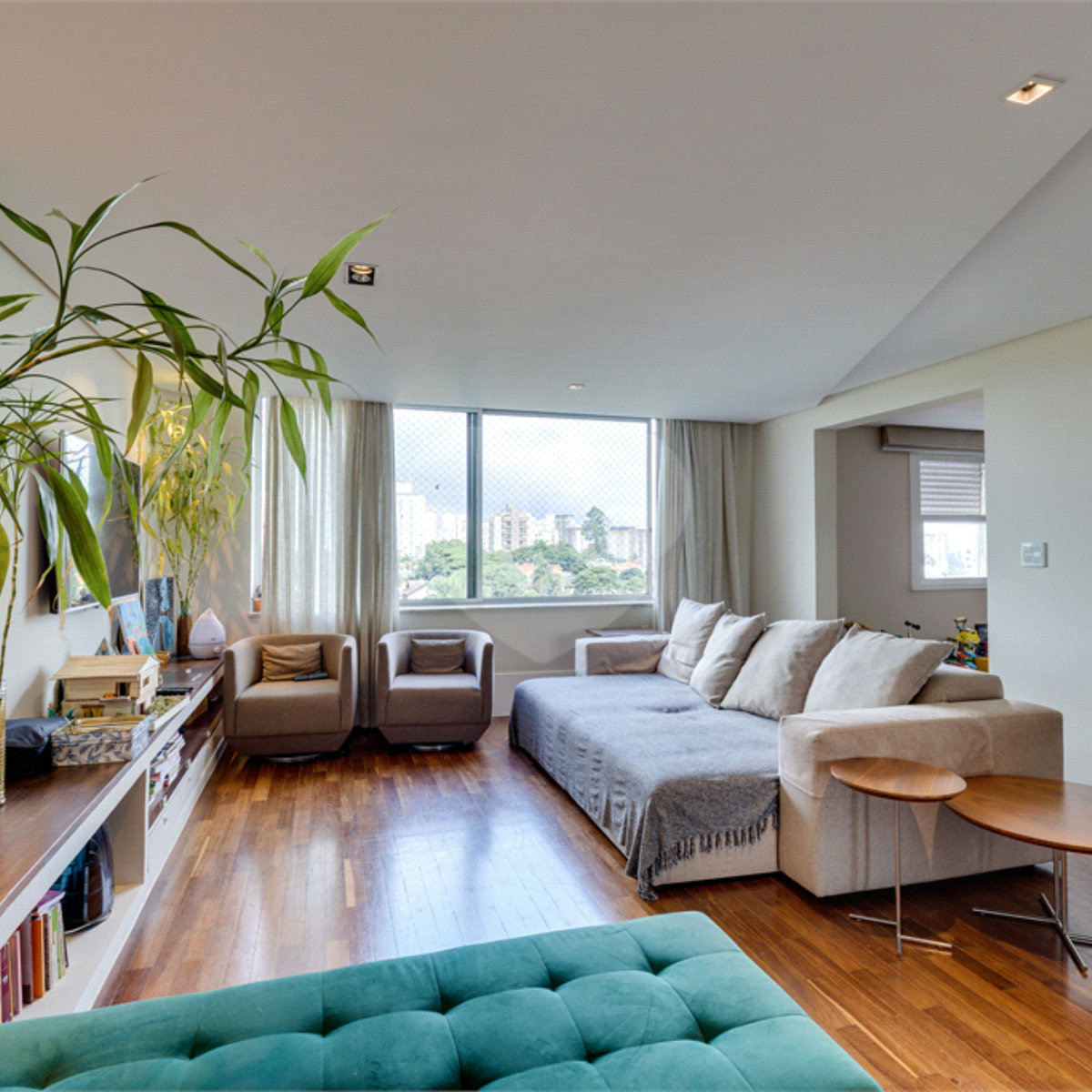 Apartamento à venda com 4 quartos, sendo 1 suíte, em Santo Amaro, São Paulo, SP