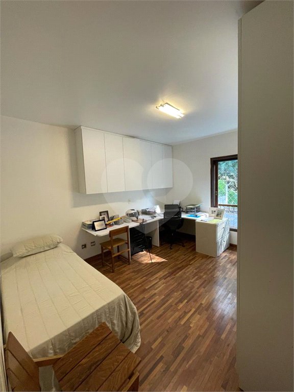 Casa à venda com 4 quartos, sendo 1 suíte, em Vila Morumbi, São Paulo, SP