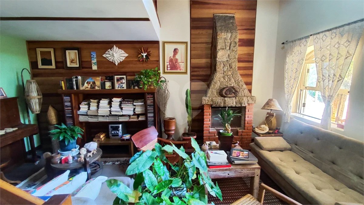 Casa á venda em condominio em Caieiras SP