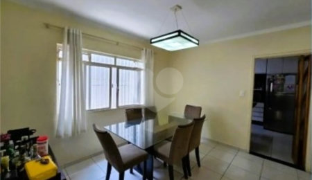 Sobrado à venda com 3 quartos, sendo 1 suíte,  em Jardim Centenário, São Paulo, SP