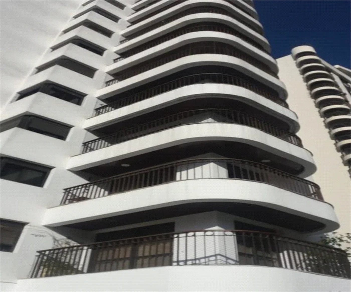 Apartamento à venda com 4 quartos, sendo 3 suítes,  em Vila Andrade, São Paulo, SP
