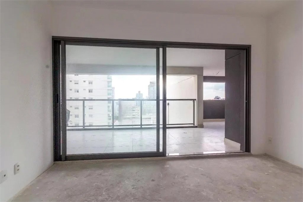 Apartamento à venda com 3 quartos, sendo 1 suíte, em Pinheiros, São Paulo, SP