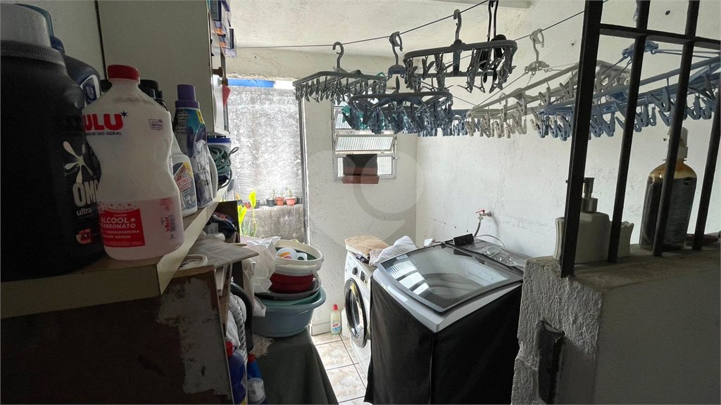 Sobrado à venda com 3 quartos em Jardim Laila, Embu das Artes, SP