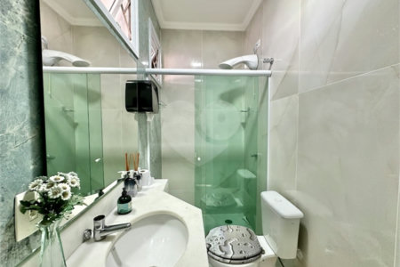 Casa à venda com 3 suítes no condomínio Golf Village, Carapicuíba - SP