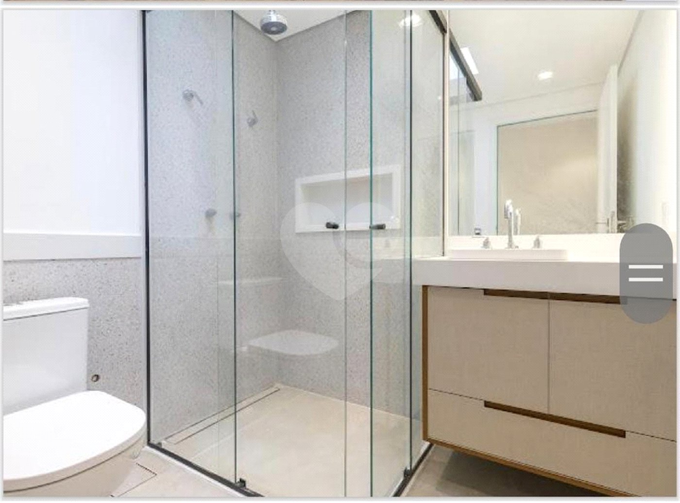 Casa à venda com 3 quartos, sendo 2 suítes, no condomínio Residencial Erika, São Paulo - SP