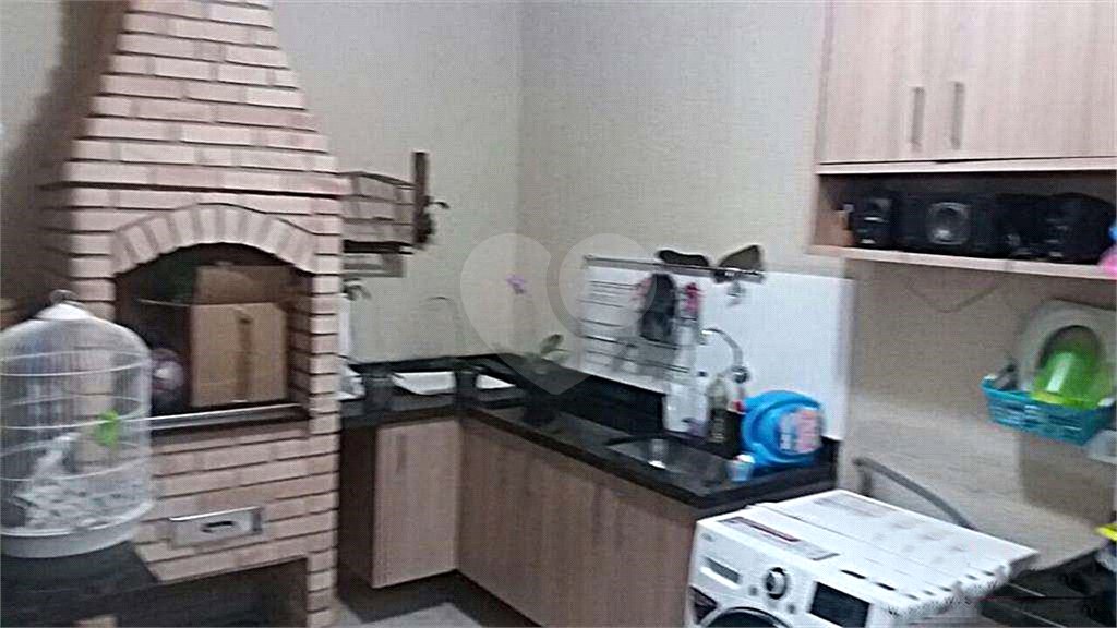 Casa à venda com 3 quartos, sendo 1 suíte,  no condomínio Rafaela I, São Paulo - SP