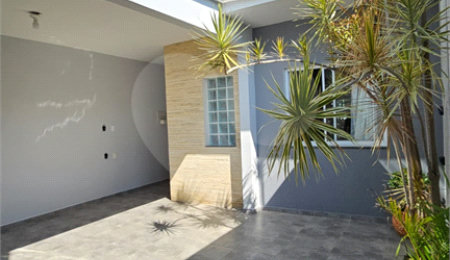 Sobrado à venda com 3 quartos, sendo 1 suíte,  em Residencial Colinas, Mogi das Cruzes, SP