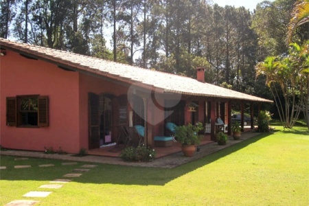 Casa em condomínio à venda ou para alugar com 4 quartos, sendo 2 suítes, em Caixa D´água, Vinhedo, SP
