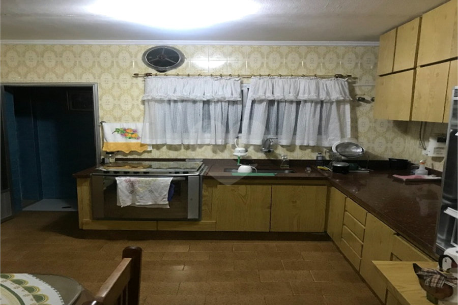 Sobrado à venda com 4 quartos, sendo 1 suíte, em Vila Gustavo, São Paulo, SP