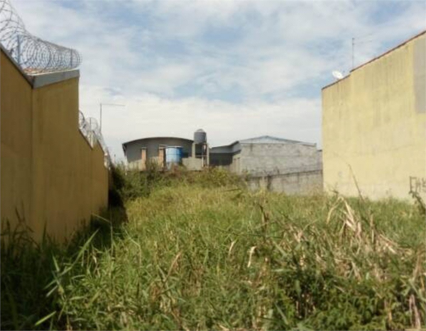 Terreno à venda em Vila Urupês, Suzano, SP