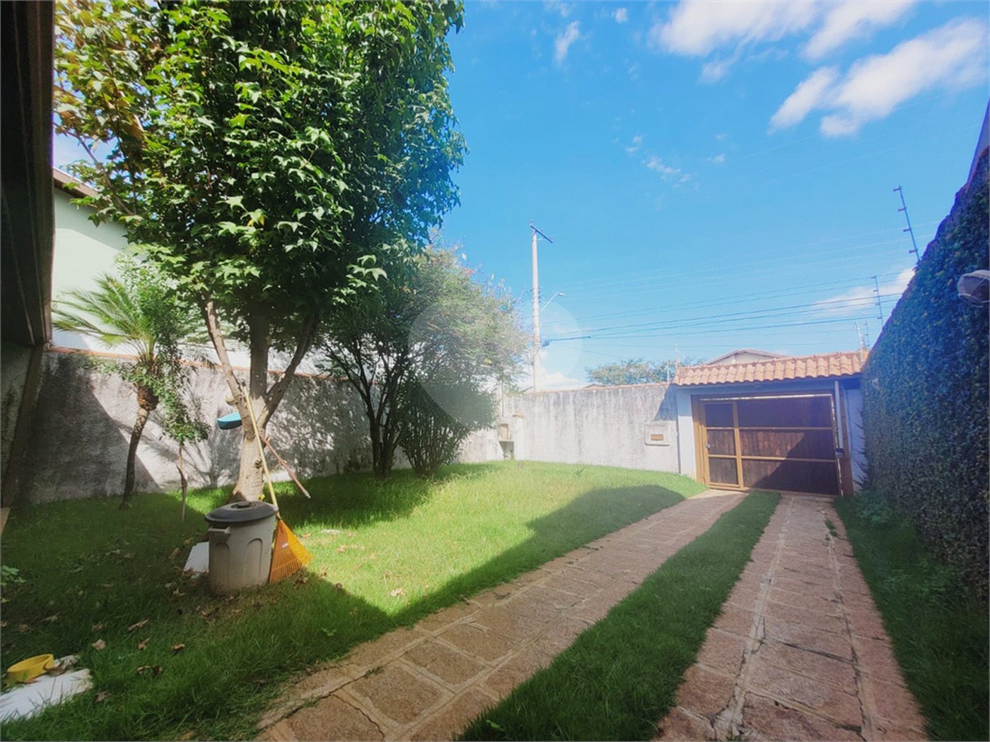Sobrado à venda com 4 quartos, sendo 1 suíte, em Jardim Regina, Indaiatuba, SP