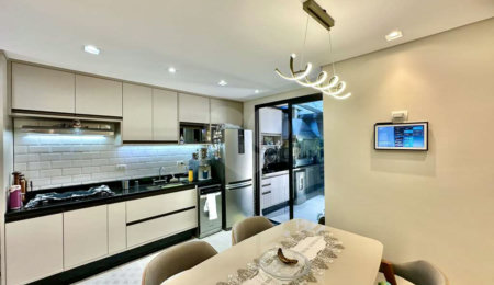 Casa à venda com 2 suítes no condomínio Gran Loft, Cotia - SP