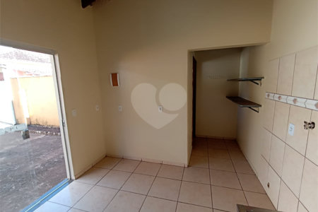 Casa à venda com 3 quartos, sendo 2 suítes,  no Centro, Itapetininga, SP