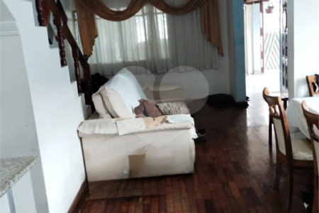 Sobrado à venda com 3 suítes em Vila Marari, São Paulo, SP