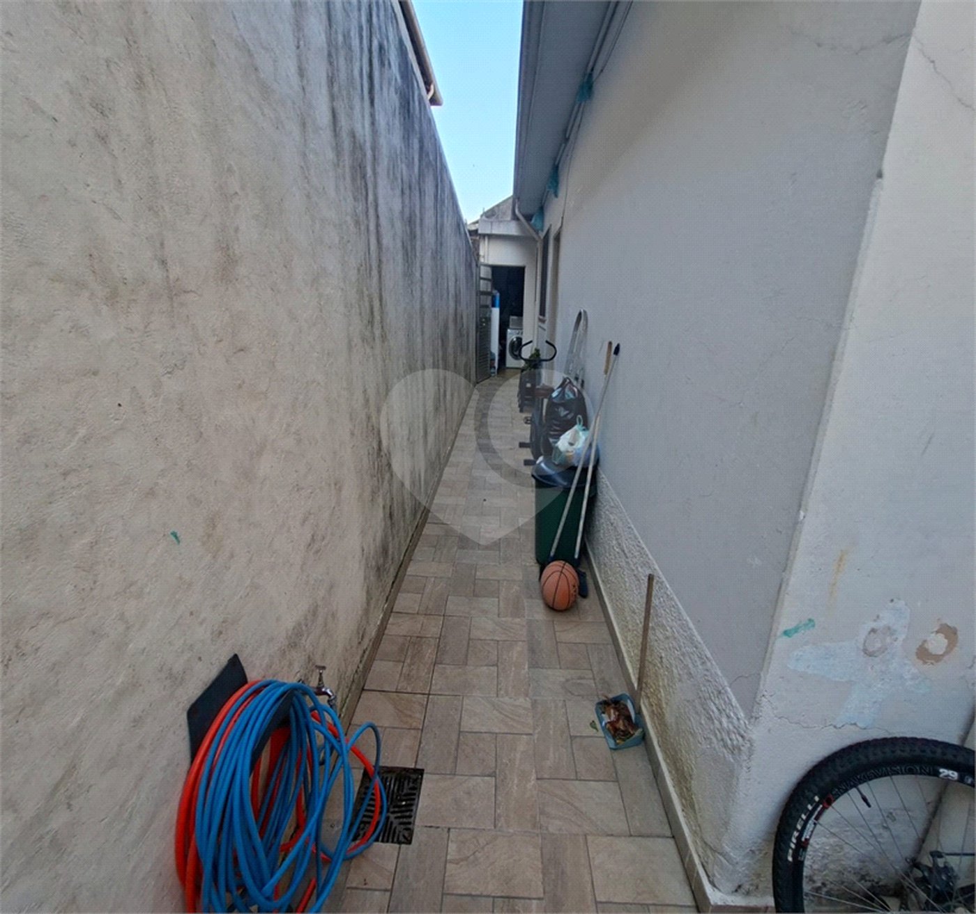 Casa Térrea à venda com 5 quartos, sendo 1 suíte, em Chora Menino, São Paulo, SP
