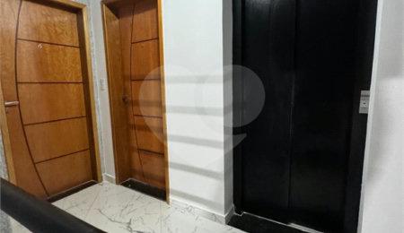 Cobertura à venda com 2 quartos, sendo 1 suíte,  em Vila Guaraciaba, Santo André, SP