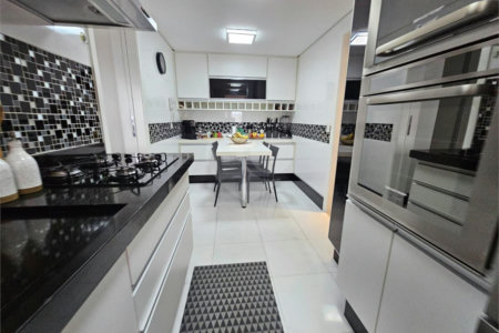 Apartamento à venda com 3 quartos, sendo 1 suíte, em Vila Regente Feijó, São Paulo, SP