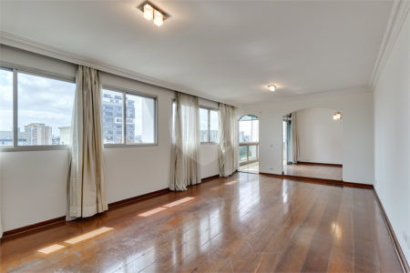 Apartamento à venda com 4 suítes em Campo Belo, São Paulo, SP