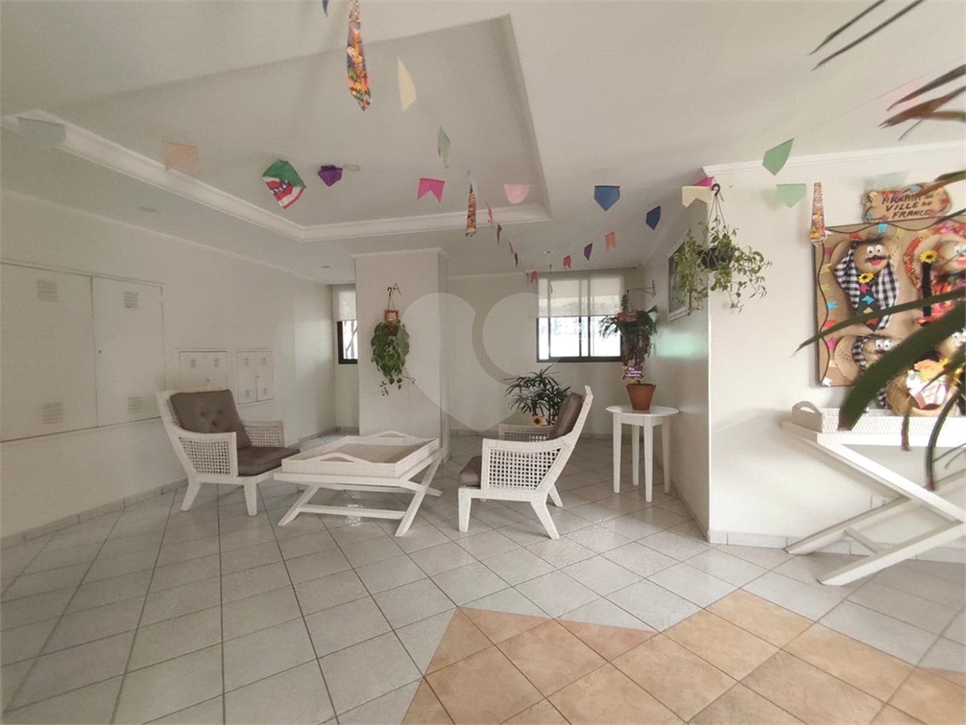 Apartamento à venda com 3 quartos, sendo 1 suíte,  em Vila Monumento, São Paulo, SP