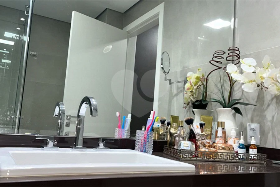 Apartamento à venda com 3 quartos, sendo 1 suíte, em Vila Regente Feijó, São Paulo, SP