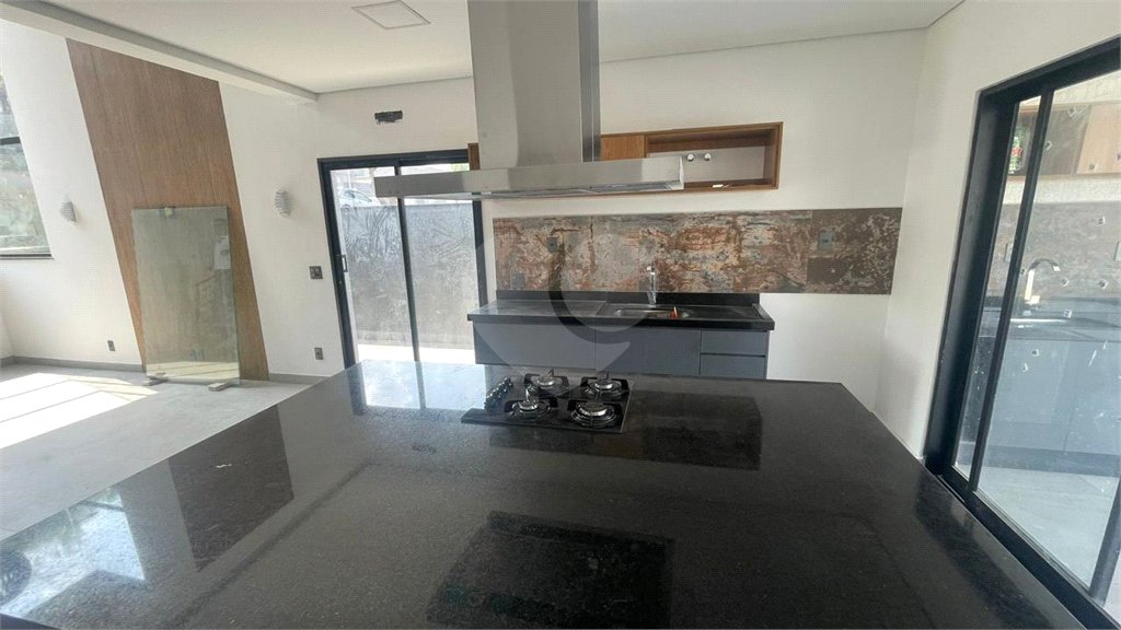 Casa à venda ou para alugar com 3 suítes no condomínio Villa Real, Bragança Paulista - SP