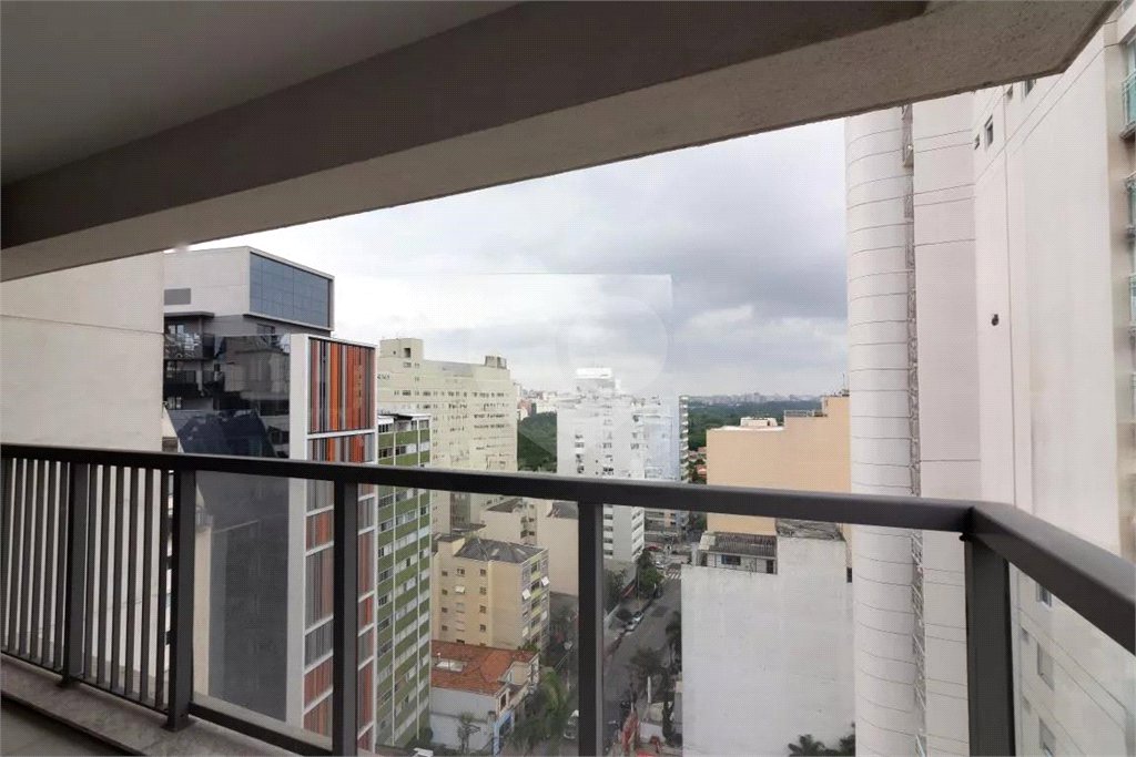 Apartamento à venda com 3 quartos, sendo 1 suíte, em Pinheiros, São Paulo, SP